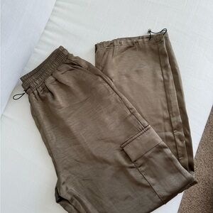 Revolve Superdown Rita Cargo Pant (olive color)